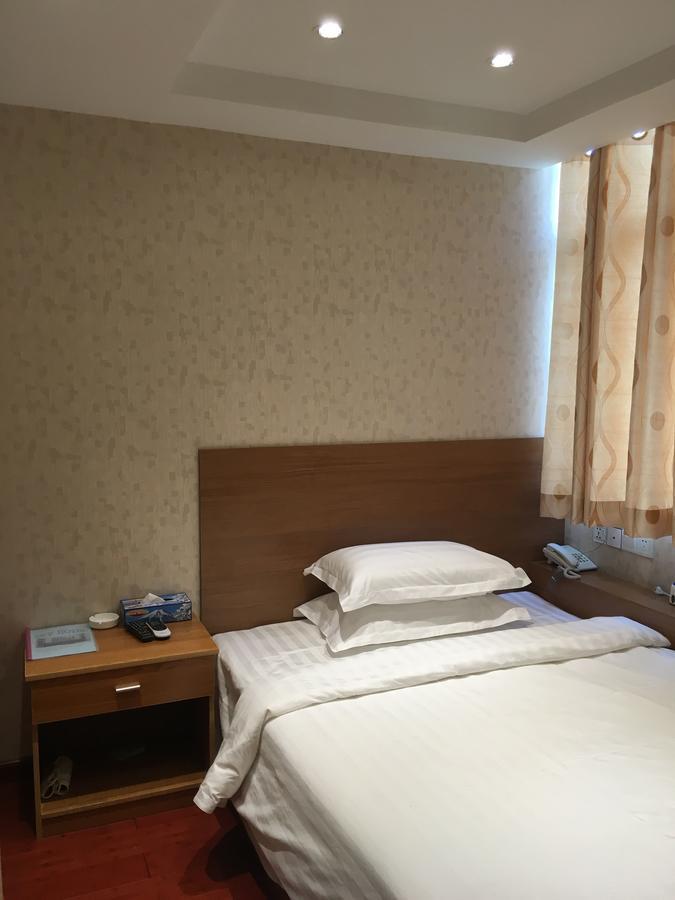 Sky Hotel Chinatown Yangon Zimmer foto