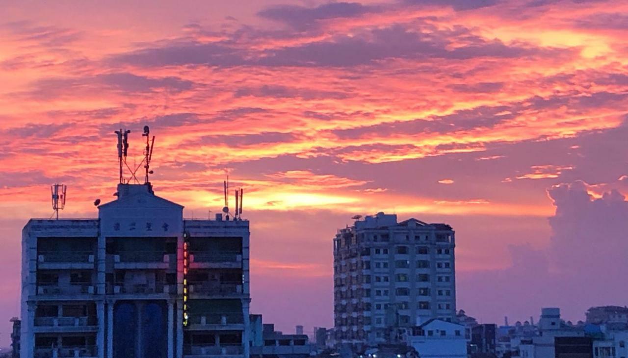 Sky Hotel Chinatown Yangon Exterior foto